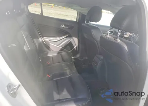 2015 Mercedes-Benz Gla 250 4Matic z USA, uszkodzony, nr VIN WDCTG4GBXFJ176591